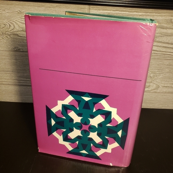 Strategic Family Therapy by Cloe Madanes | Hardcover - Picture 3 of 7